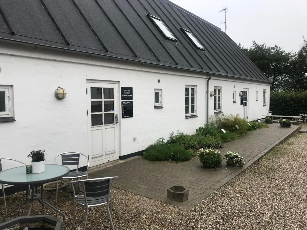 Det Gamle Apothek Motel Haslev Exterior photo